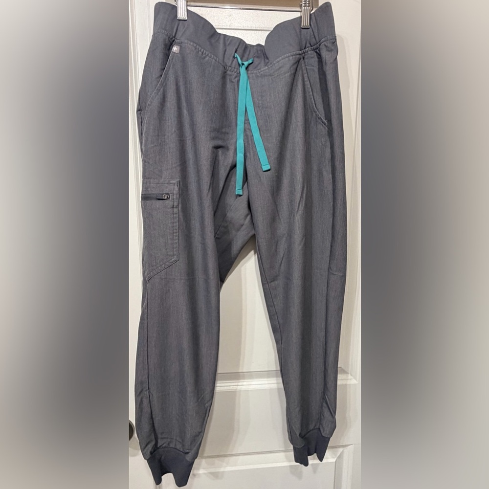 Women’s Fig Scrub Pants MedPetite
